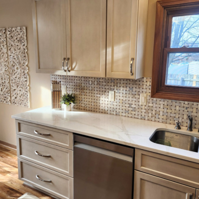 Custom tile backsplash in a kitchen 